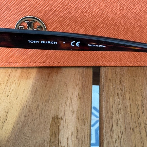 Tory Burch Tortoise Cat Eye Sunglasses Brown Gradient + Case - Picture 4 of 6